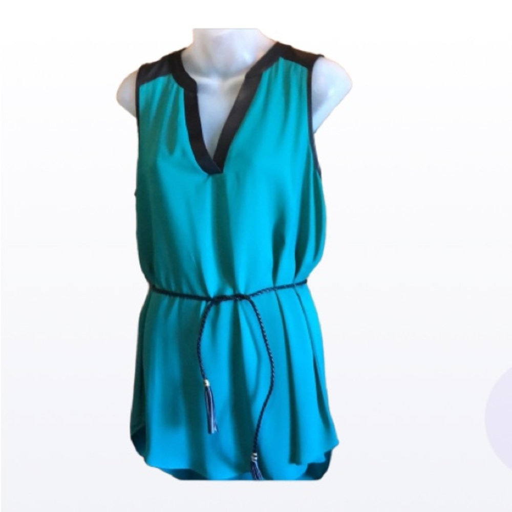 A Breyer tank top with faux leather trim and belt  size medium shirt